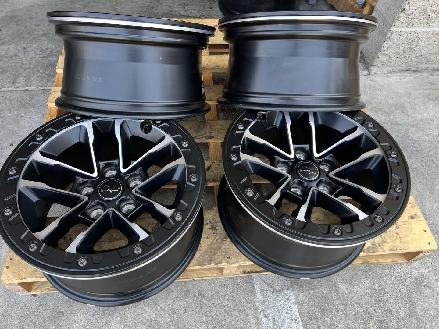 Jeep Factory OEM Stock Rubicon Extreme Recon X 392 Beadlock Bead Lock Wheels 17” - Image 4