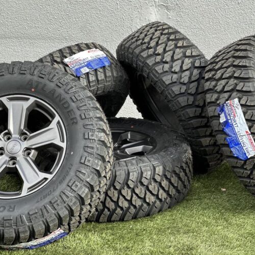 Set of 5 Jeep 17″ OEM Rubicon/Willys Gray Wheels & 33” Mud-Terrain Tires